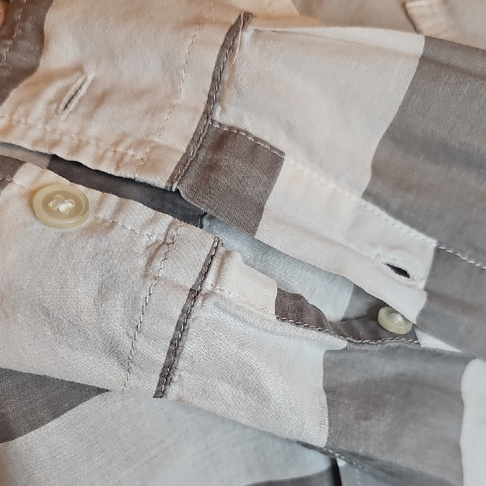 Banana Republic Soft Wash Gray and White Striped Shirt - Picture 4 of 7